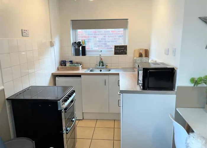 126 Hemsby Holiday Chalet, Convenient For Sandy Beach